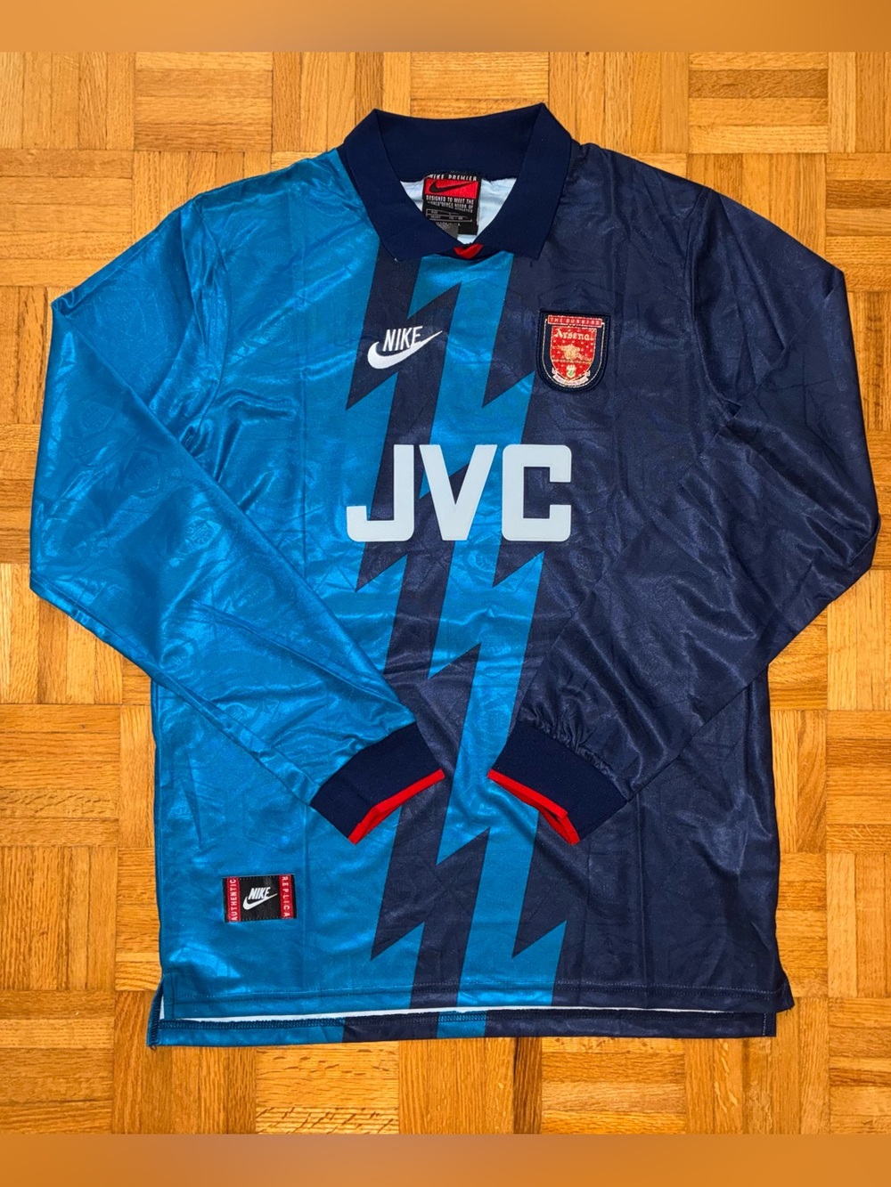 Arsenal Dennis Bergkamp #10 Long sleeve Soccer Jersey